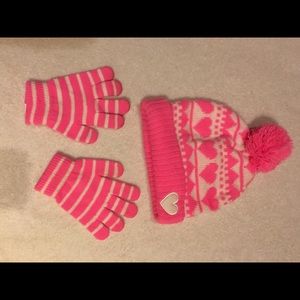 Super cute hat and glove set