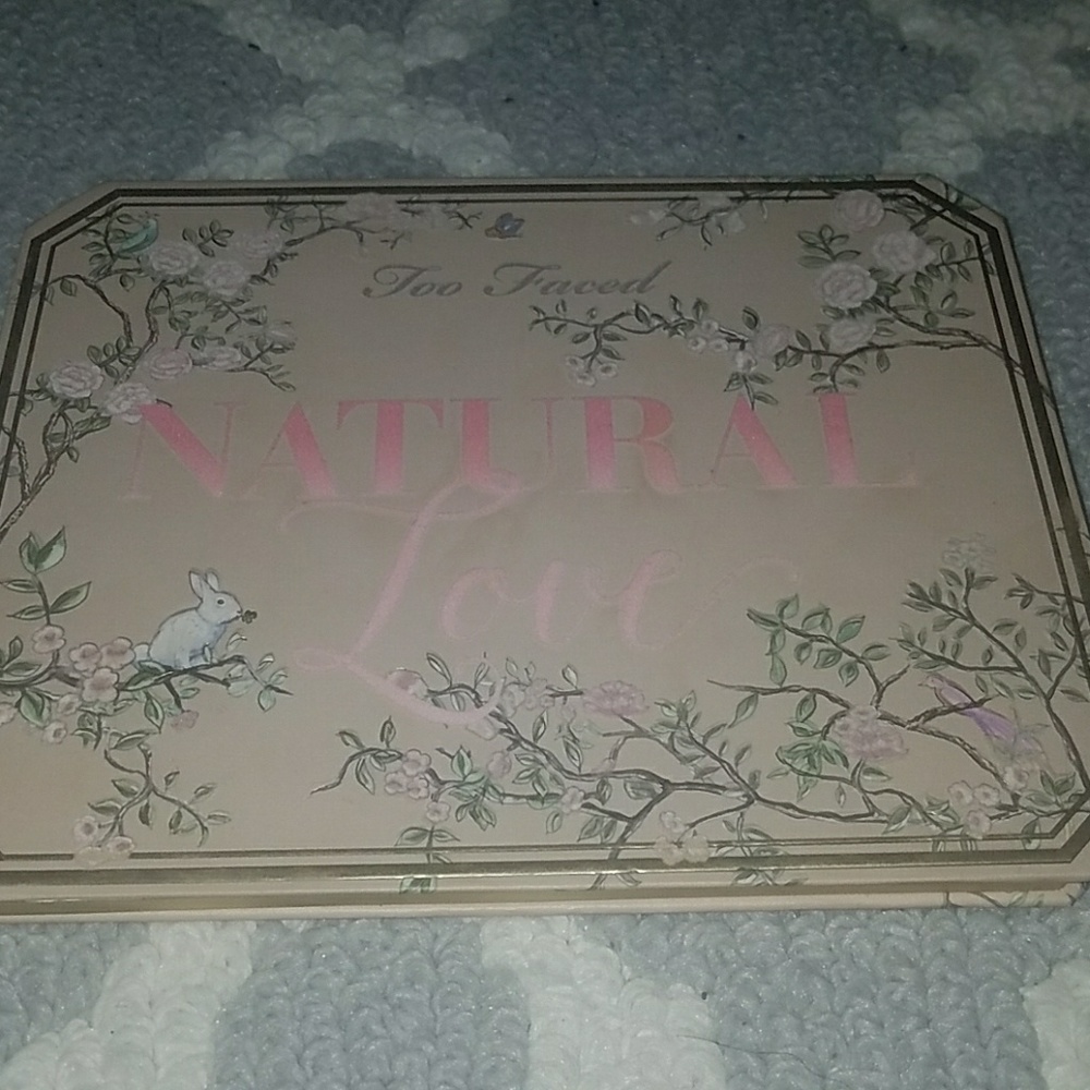 Natural Love eyeshadow pallette