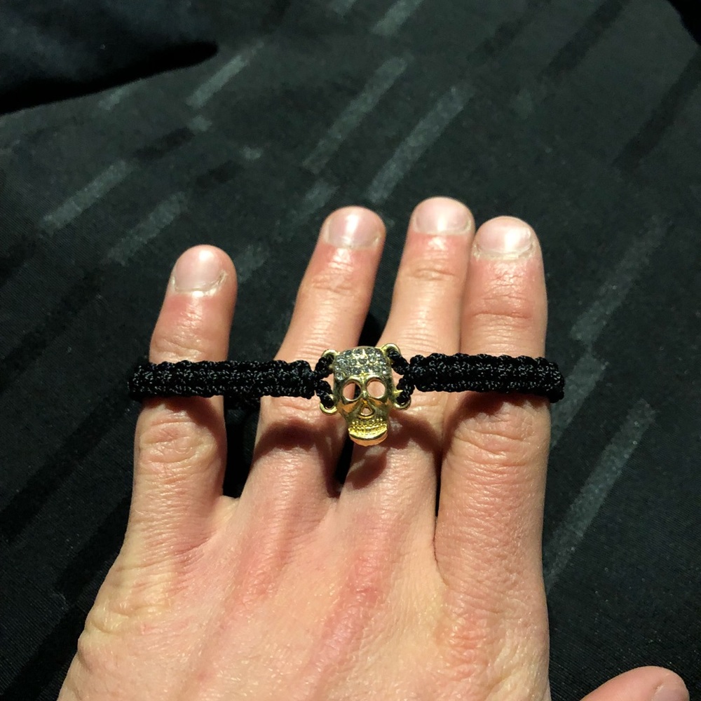 Gold skull braclet