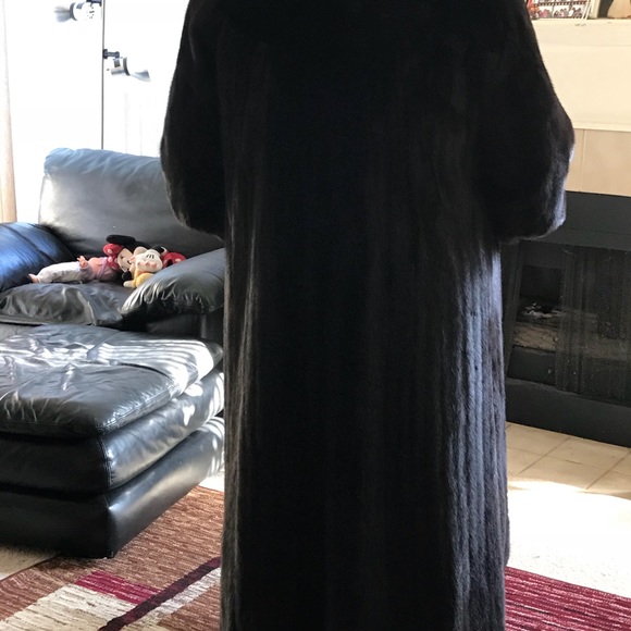 Black Diamond Mink pelted fur coat - Picture 4 of 5