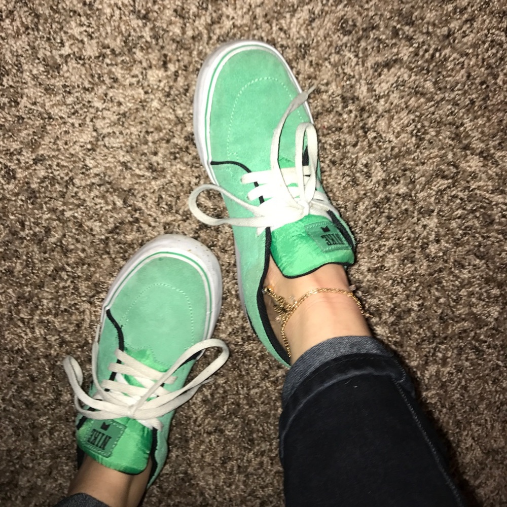 SB Nike mint blue/green shoes