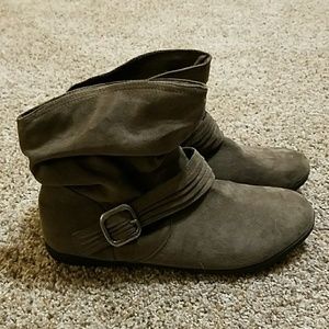 Arizona Jeans Taupe Ankle Boots sz. 9.5
