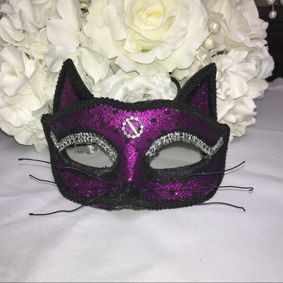 Masquerade Masks - Picture 2 of 3
