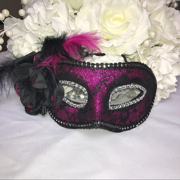 Masquerade Masks - Picture 3 of 3