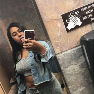 Meet your Posher, Alexis