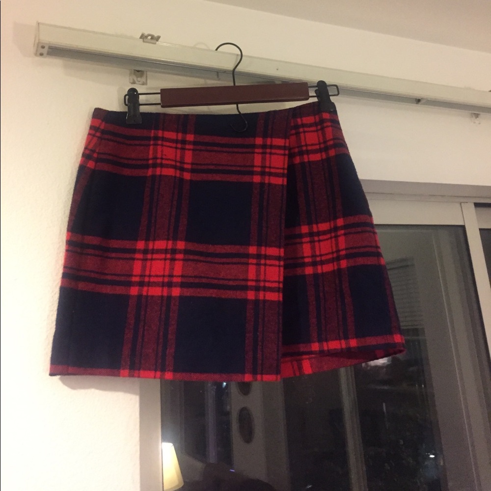 Plaid red and navy skirt wormhole exposed zipper