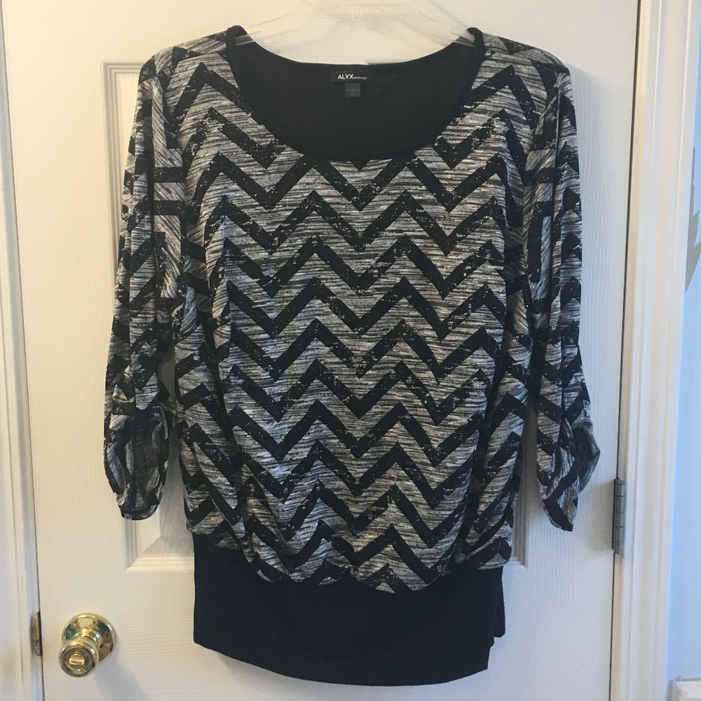 Alyx Woman 1X Black Chevron Sweater