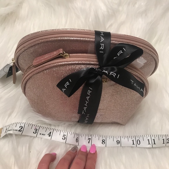 Tahari gorgeous rose gold makeup bag - Picture 6 of 6