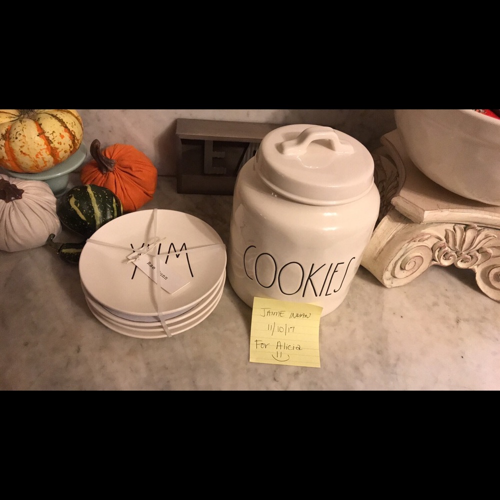 Reserved cookies and yum plates