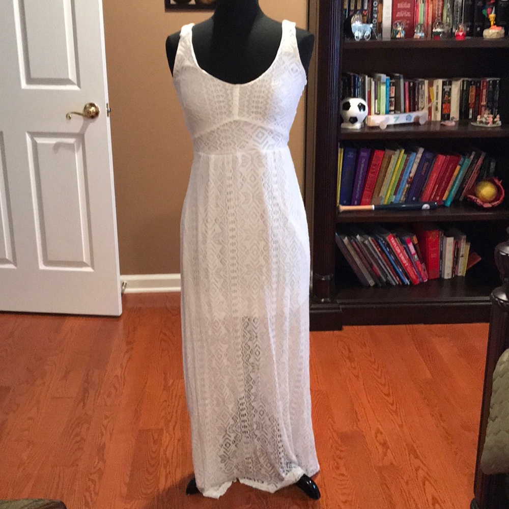 White lace maxi dress