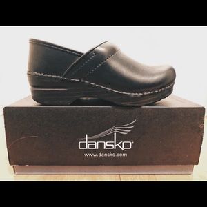 Dansko Professional Classic Black Clogs 36 Wide