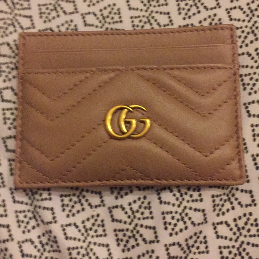 Gucci card holder color tan