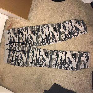 True Religion trench active basic sweatpants large