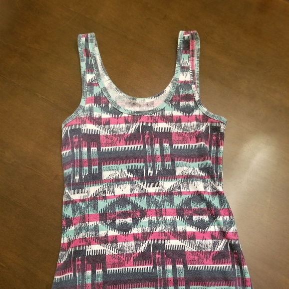 💛SOLD 💛Aztec Tank - Picture 2 of 2
