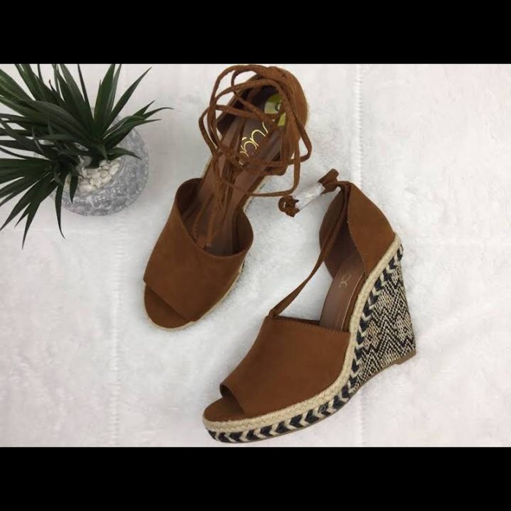 MAKE ME AN OFFER// Sugar Brown Wedges Ankle Strap