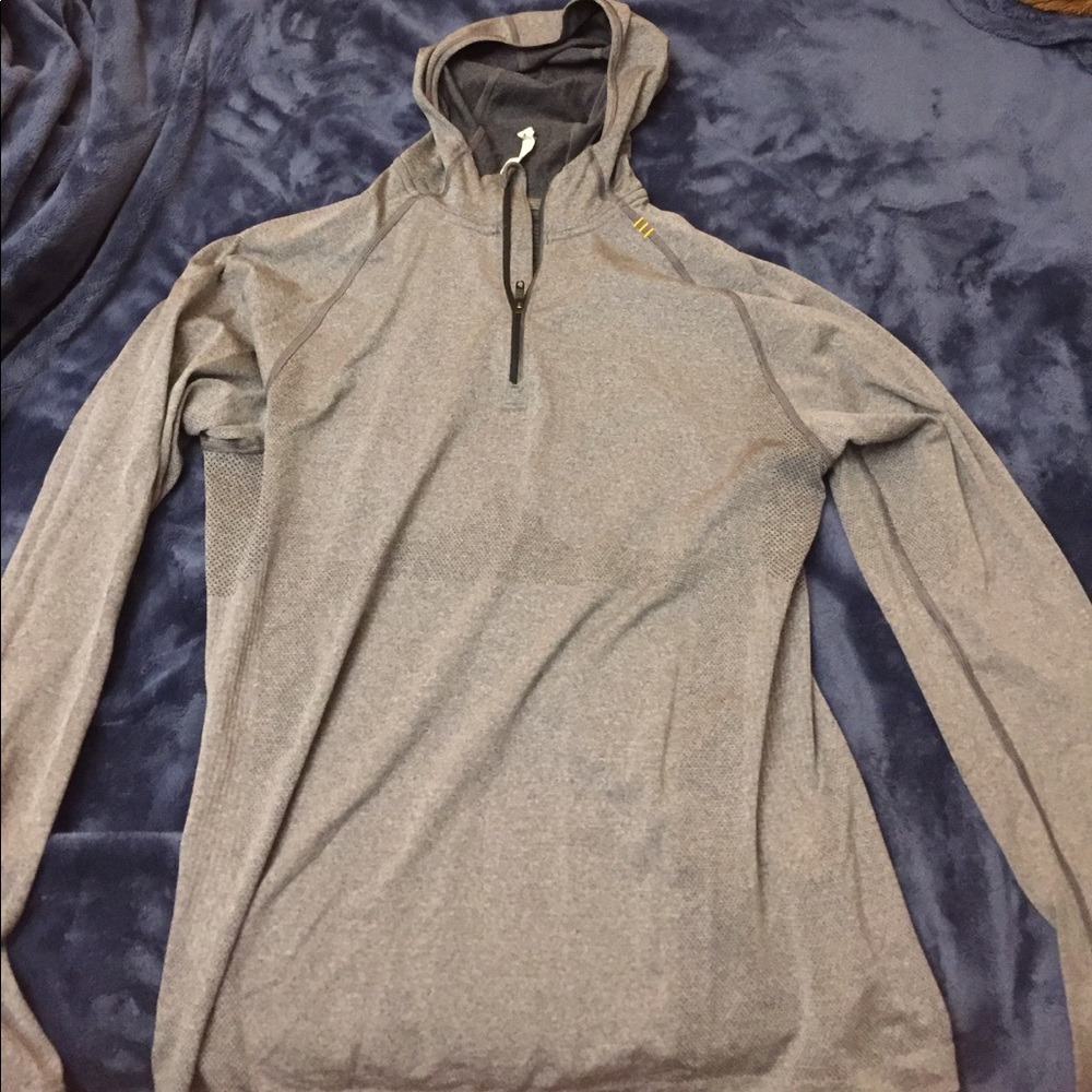 Lululemon 1/4 zip hooded metal vent long sleeve