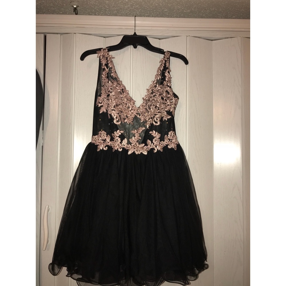 CUTE HOMECOMING DRESS