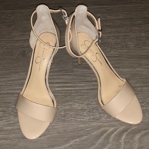 Nude Jessica Simpson heels