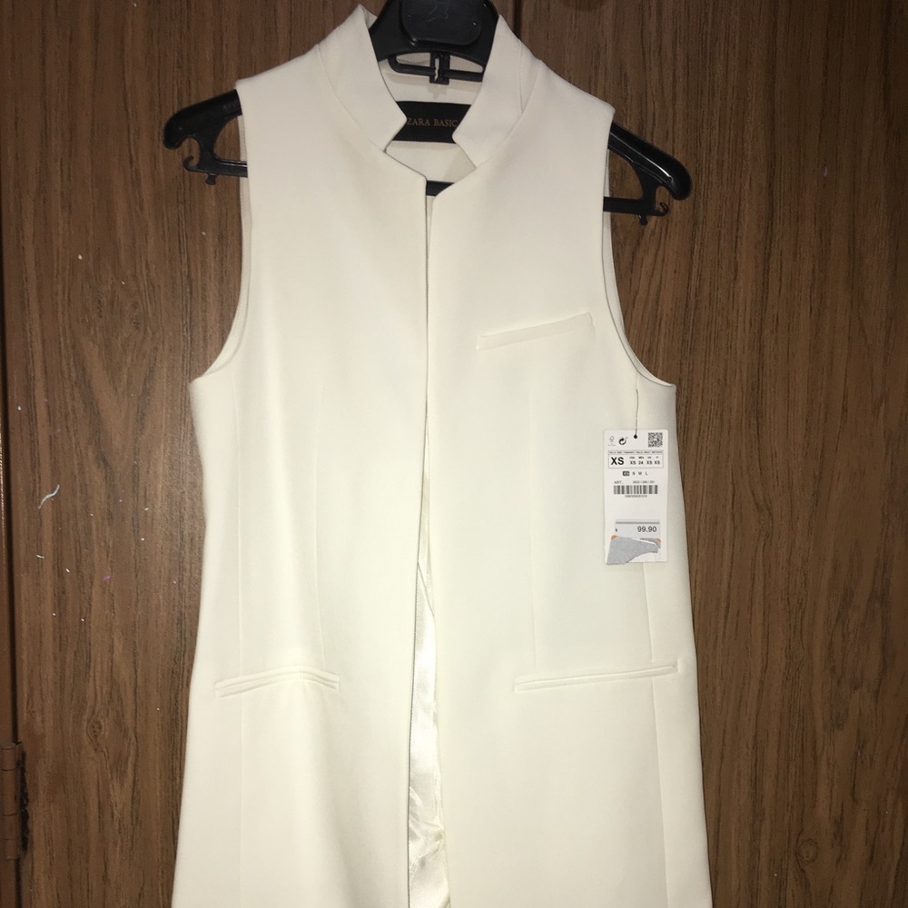 Women's sleeveless blazer vest