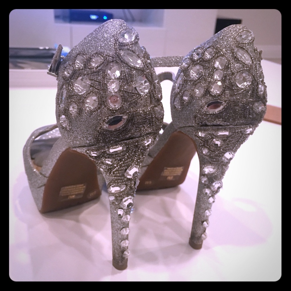 Gianni Bini Silver Glitter and Jewel studded heels