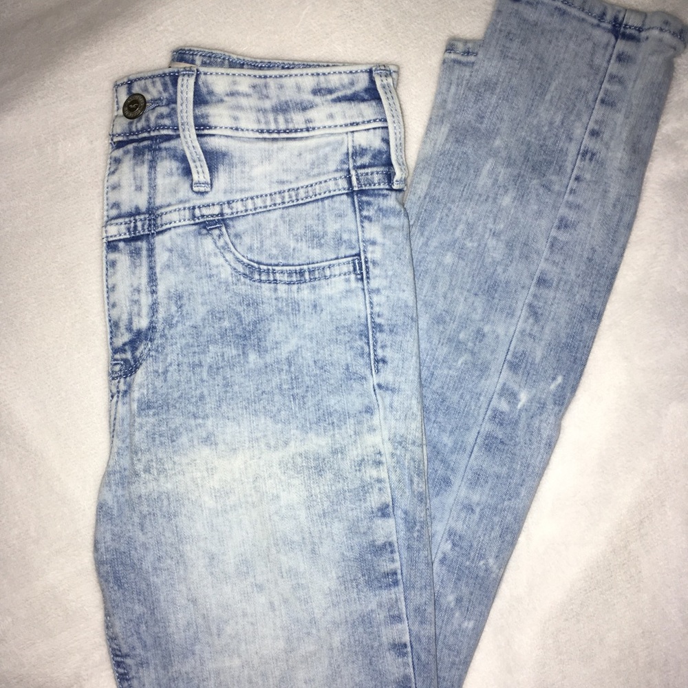 High rise light wash jeans