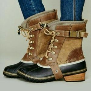 ISO!!!! Sorel Conquest Carly Short Boots