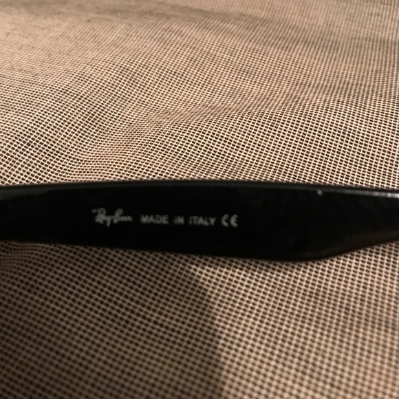 Black Ray bans with gold lenses - Picture 4 of 5