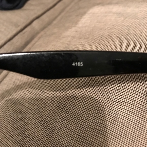 Black Ray bans with gold lenses - Picture 5 of 5