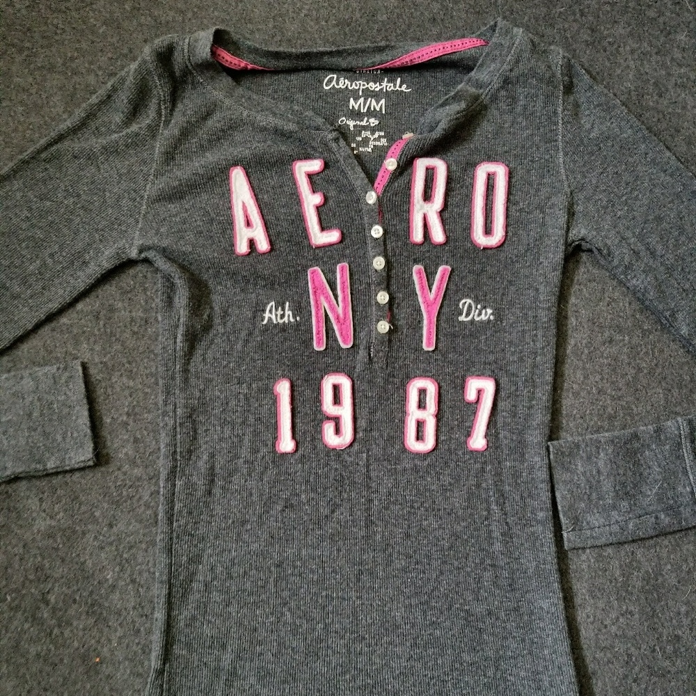 Size medium long sleeve Aeropostale shirt