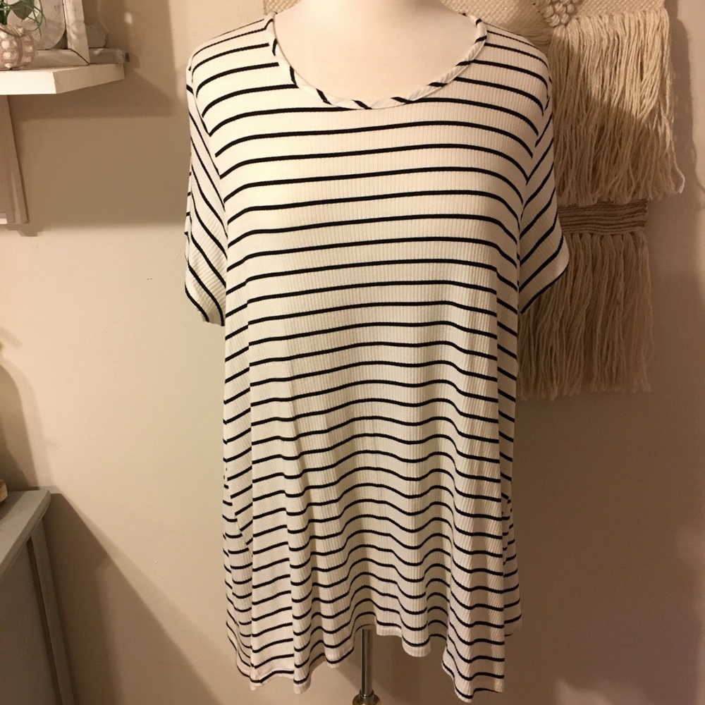 2X "Eyeshadow" B&W striped short sleeve shirt