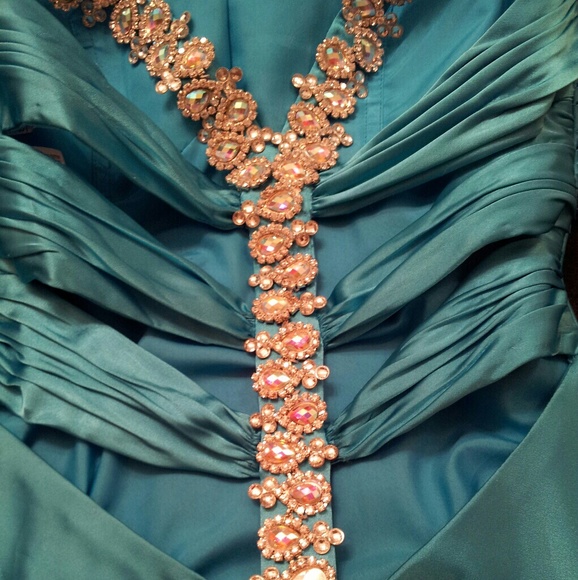 🏵️Prom Dress - Picture 2 of 4