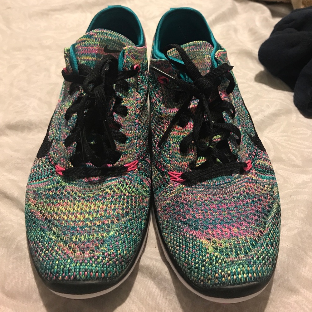 Flyknit Nike Free Runs