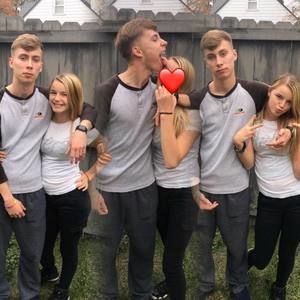 Meet your Posher, Kasey