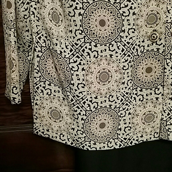 Leslie Fay Petites 2 pc pant set - Picture 3 of 4