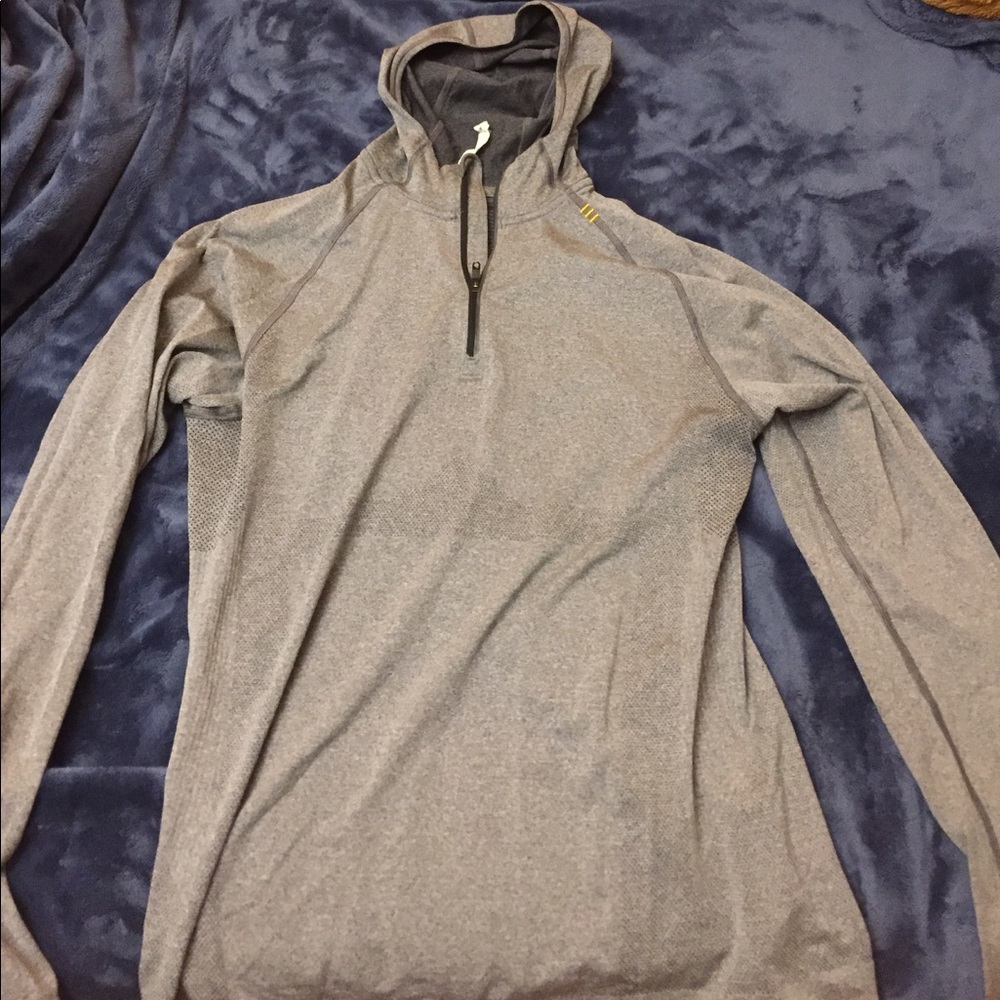 Lululemon 1/4 zip metal vent tech long sleeve
