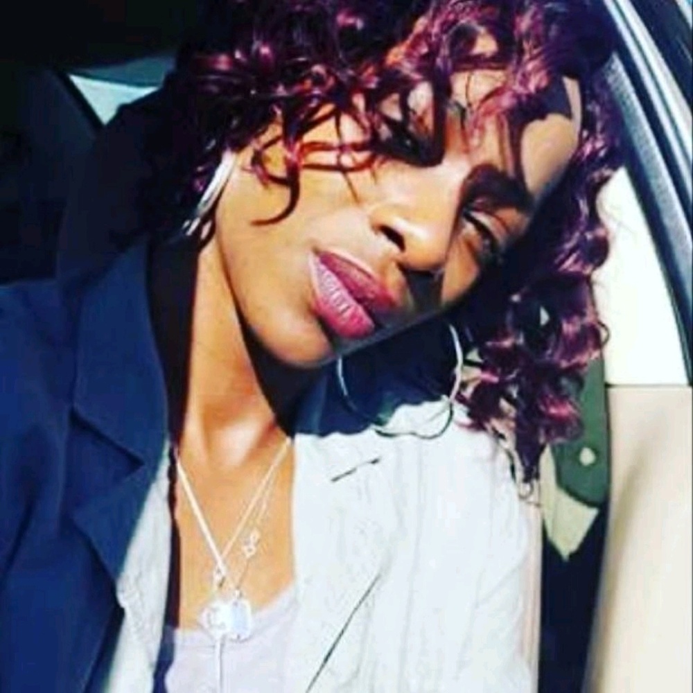 Meet your Posher, Crystal