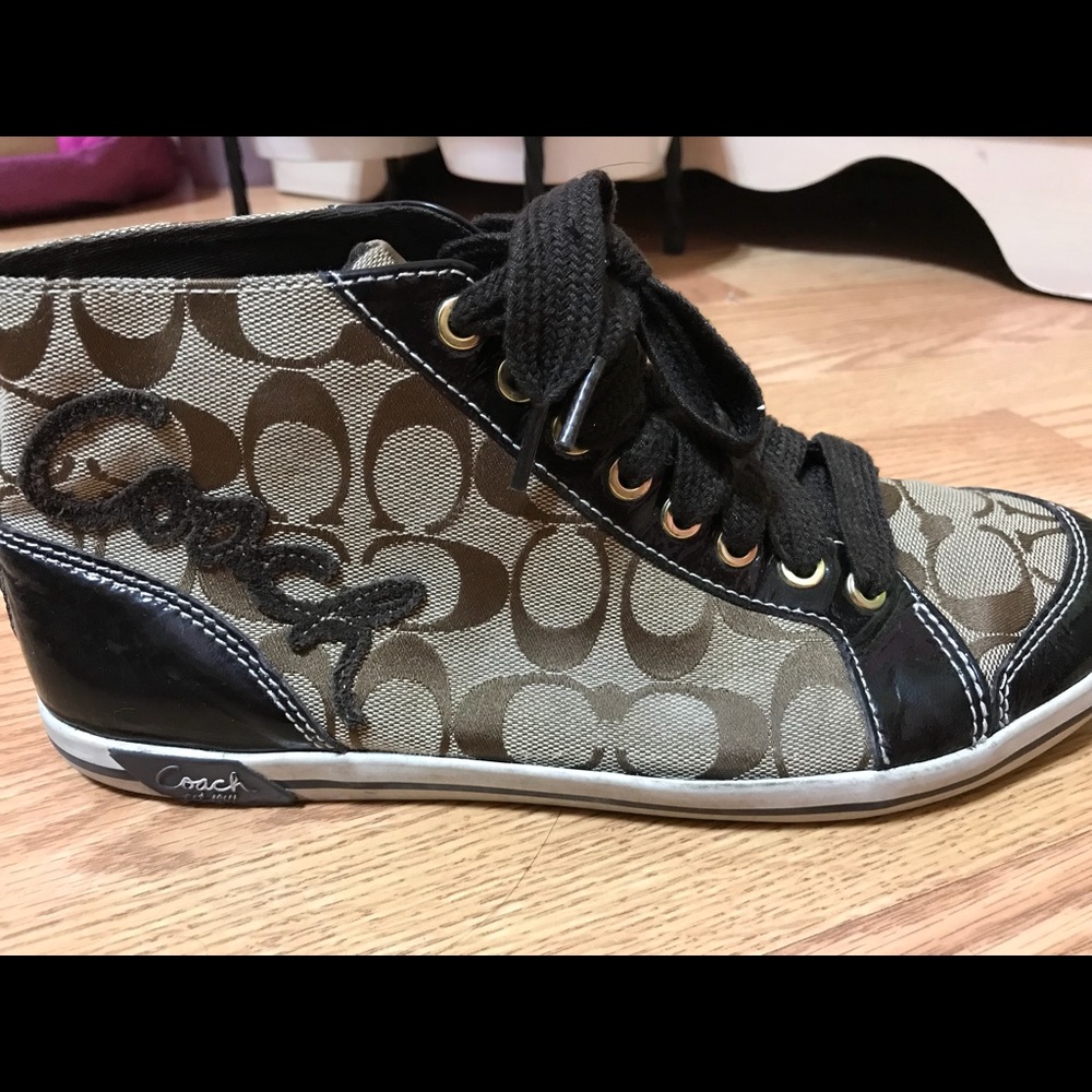 Women coach shoes! Size 10 authentic