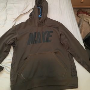 Nike  therma fit sweatshirt with matching Dri Fit