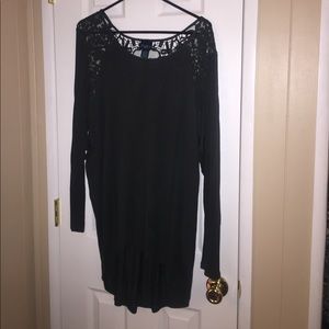 Long sleeve hunter green high low lace back top.