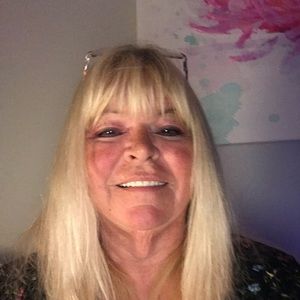 Meet your Posher, Debbie