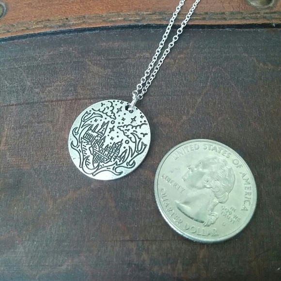 Harry Potter Hogwarts Castle Necklace Key - Picture 3 of 7