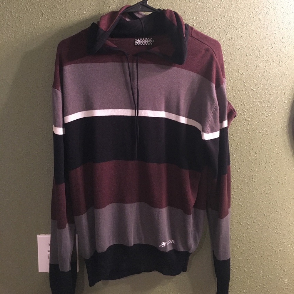 Light pull over hooded long sleeve