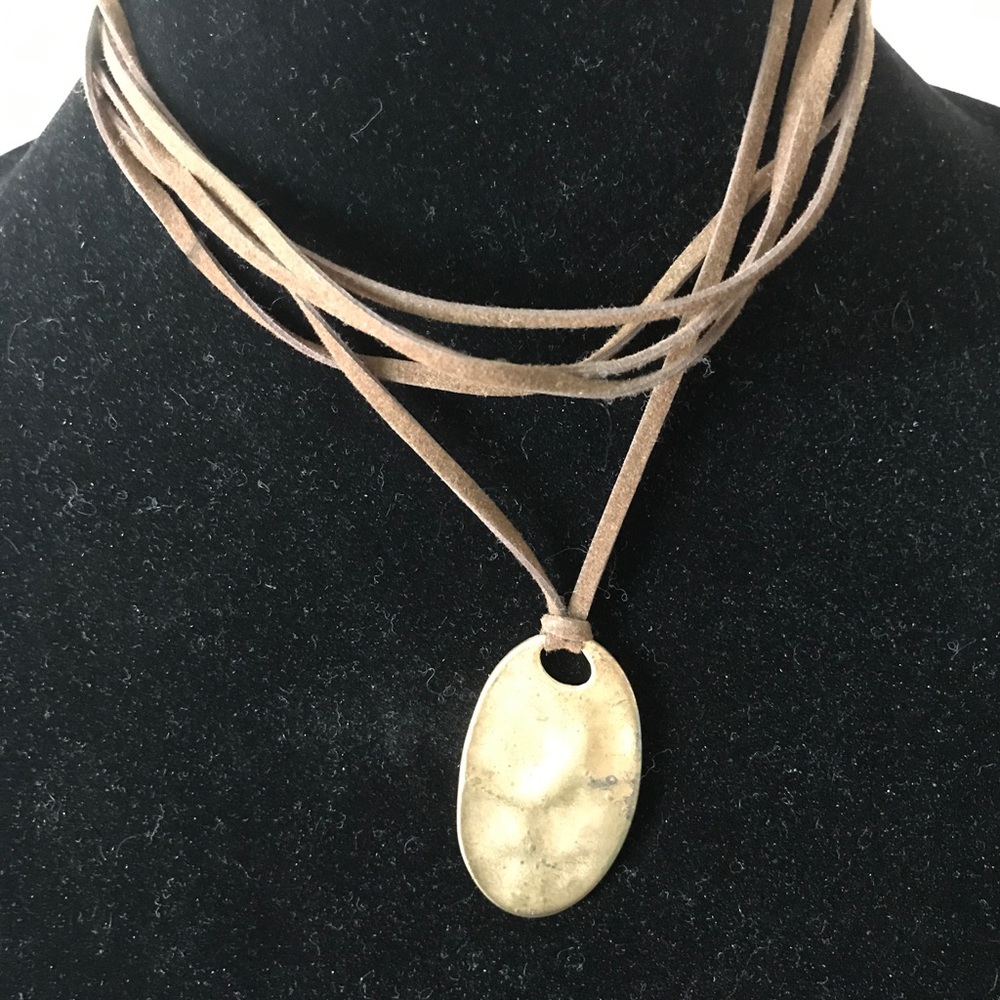Leather and metal necklace