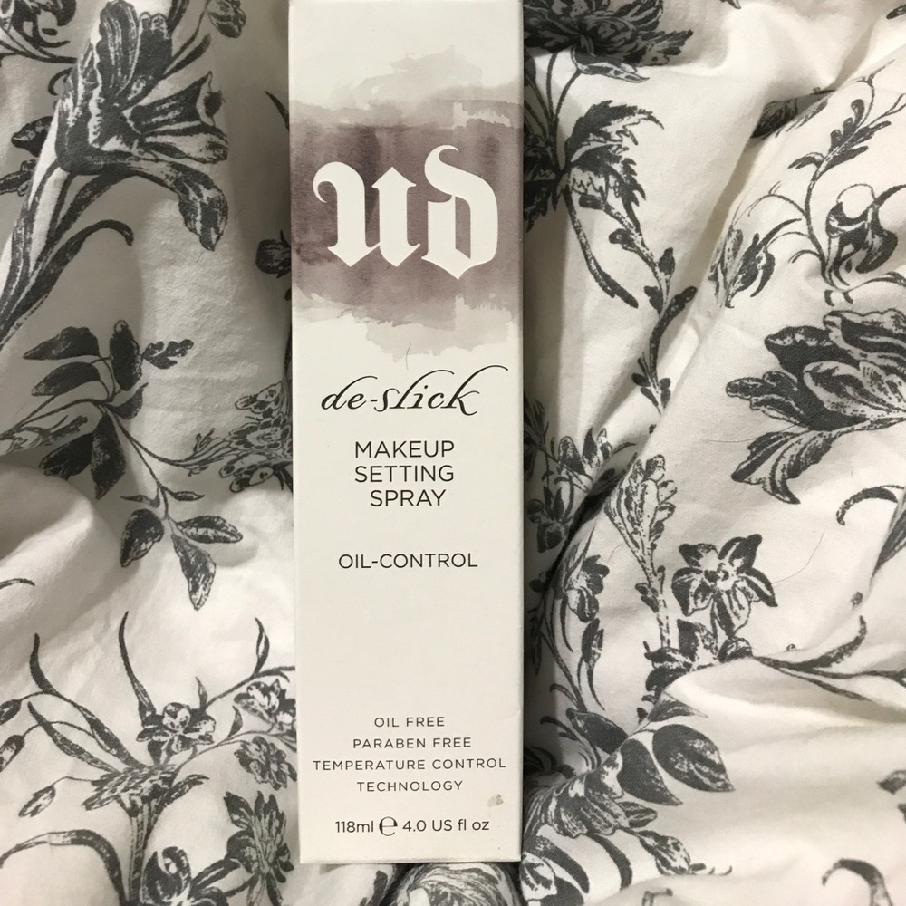 Urban decay de-slick spray