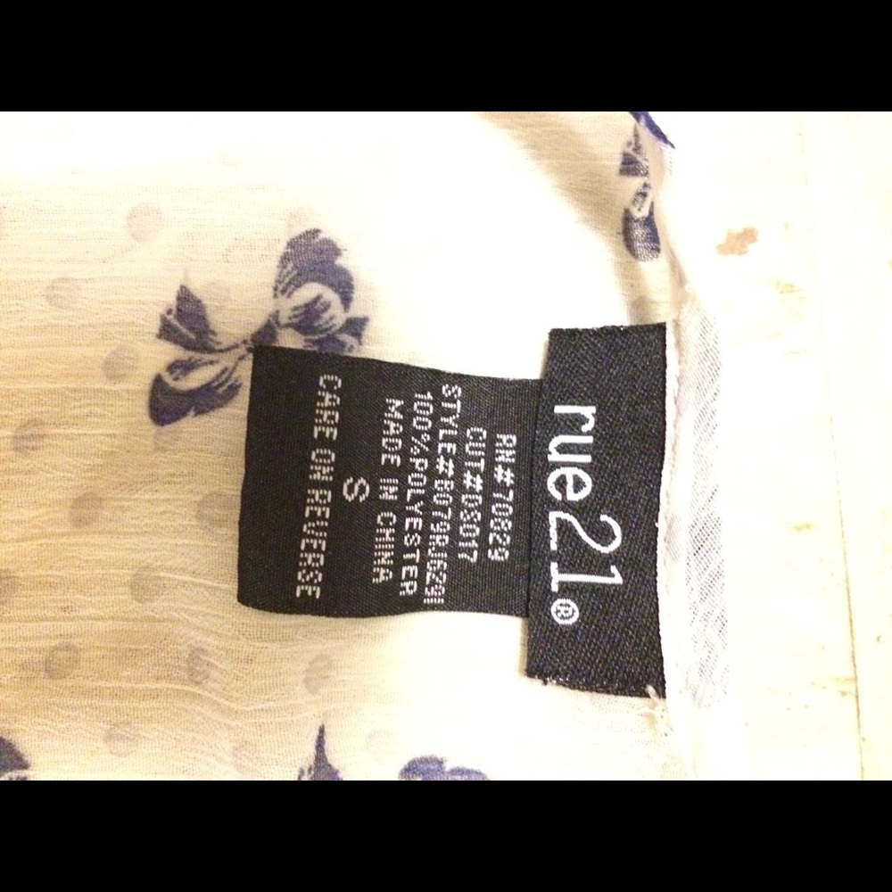 Top - Picture 2 of 2