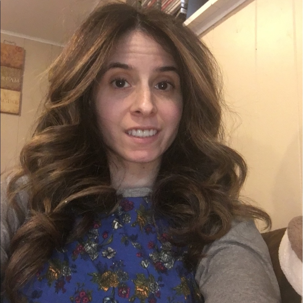 Meet your Posher, Connie