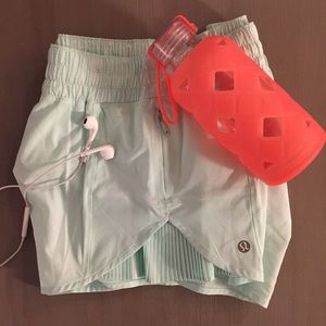 Lululemon Groovy Ruffle Short in Mint