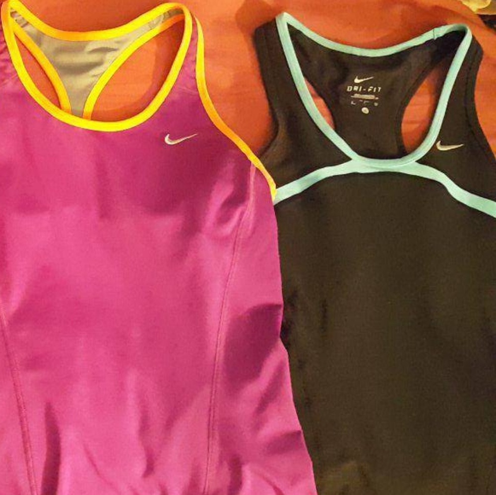 Bundle of 4 🌼 Nike Tank Tops