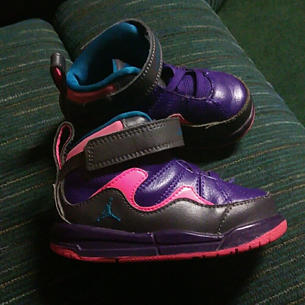 Jordans size 6c. Little girls
