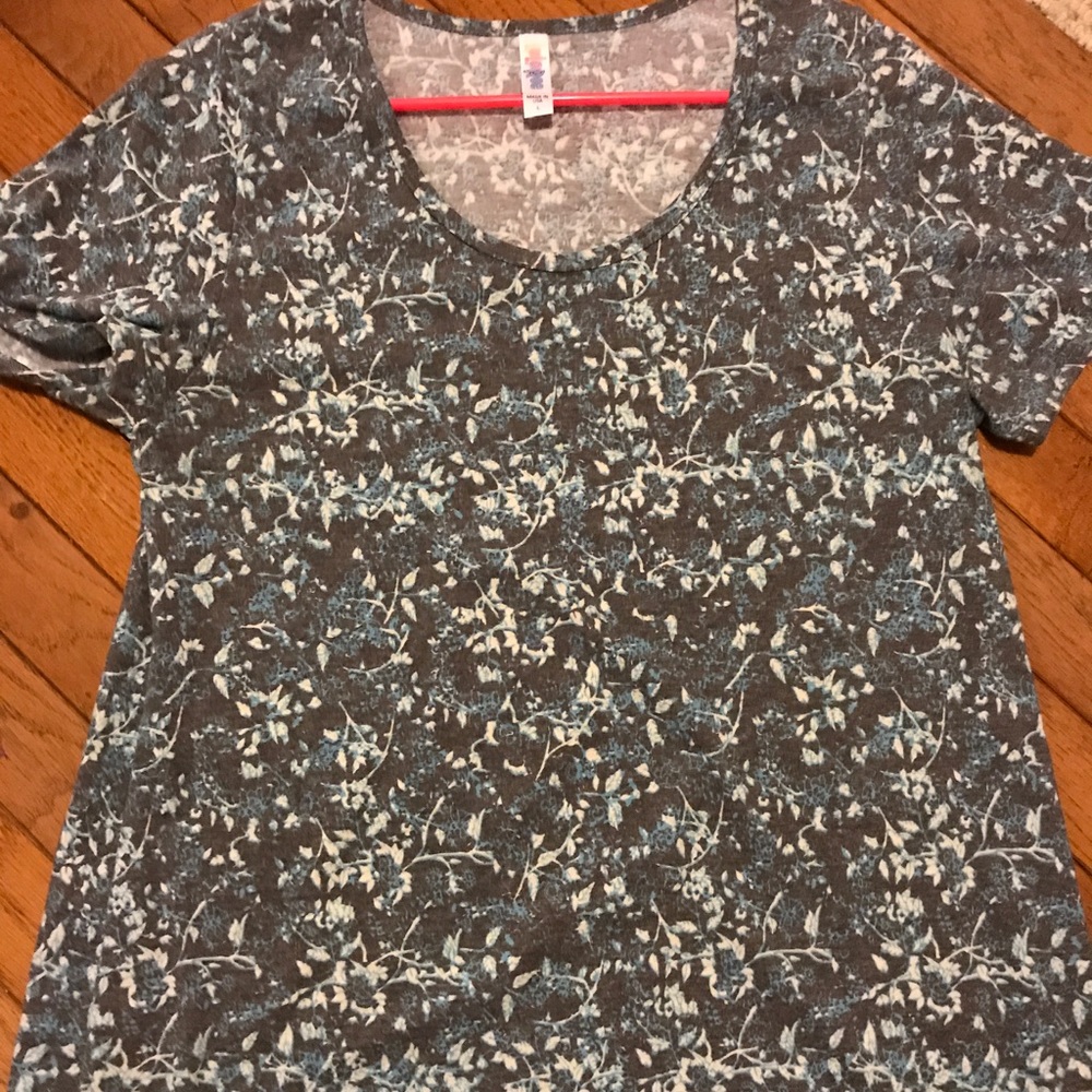 LuLaRoe Large Classic T